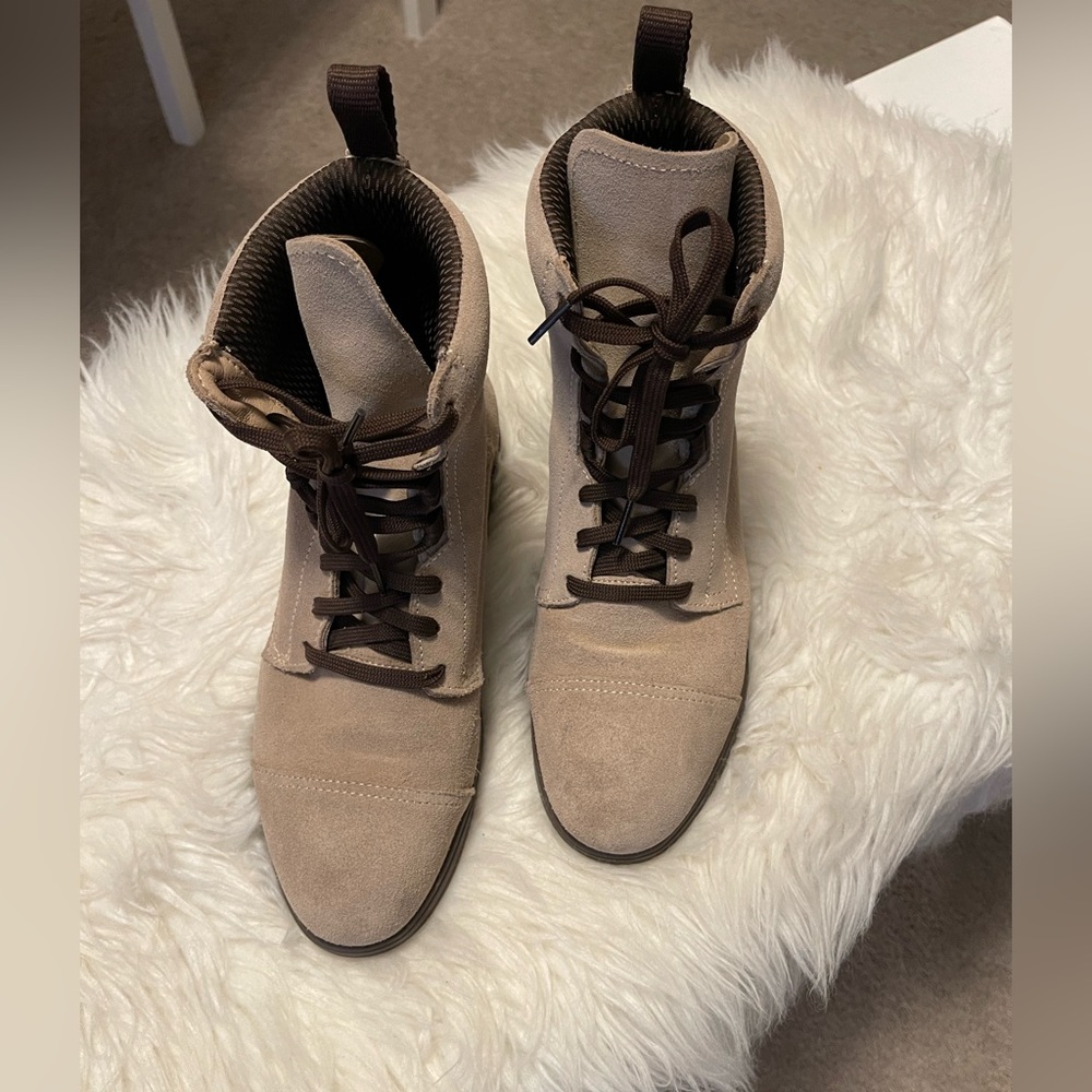 Like New Xena Steel Toe Women’s Size 8 Suede Work Boot